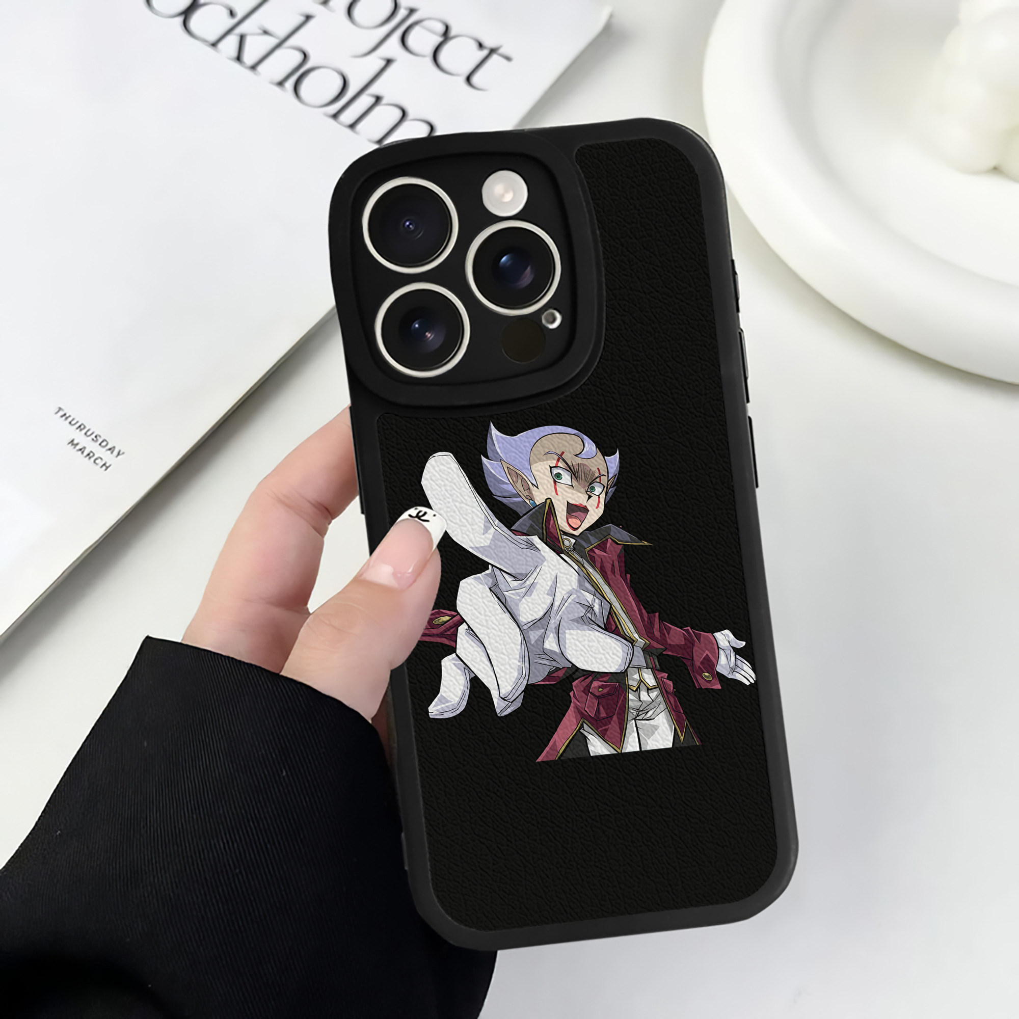 （画像用） 遊☆戯☆王 Yu-Gi-Oh! 【iPhone 16シリーズ対応】シリコンスマホケース（レザー調） 材質：シリコン
